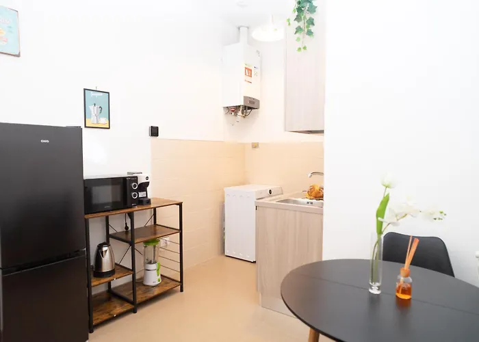 Modern Two-room For 2, 20 Minutes From Termini *